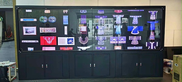 中亿睿6台竖屏拼接屏为江苏苏州丝绸博物馆打造数字化展馆项目效果图