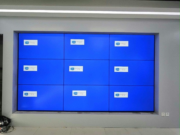 中亿睿液晶拼接屏助力北京辰芯智能科技打造一个可视化智能展示展厅项目安装现场