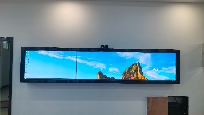 智慧校园再升级！中亿睿科技为武汉交通职业学院打造55寸3×3触摸拼接屏展示墙