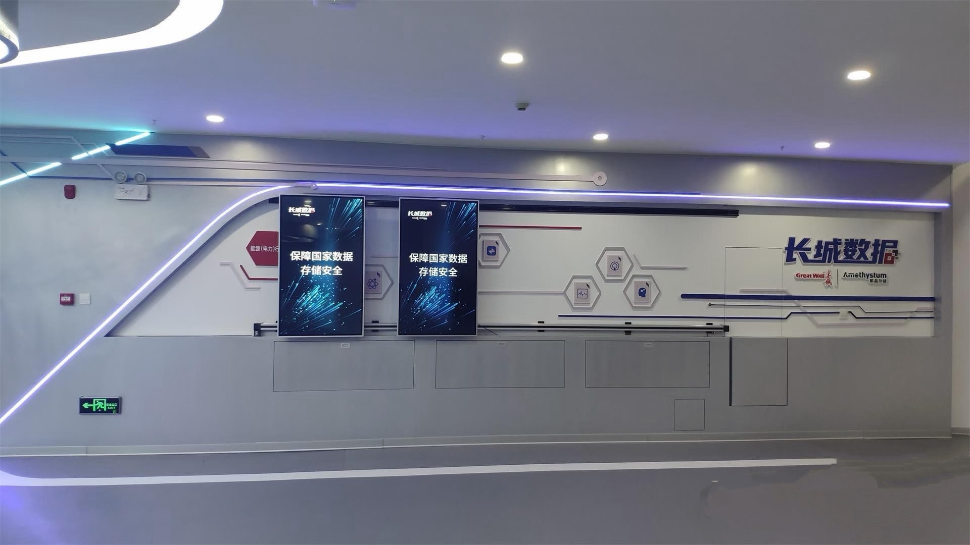 告别固定展示！2026 智能滑轨屏，重新定义动态视觉营销