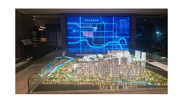 液晶拼接屏在房地产售楼中心展示厅中的应用